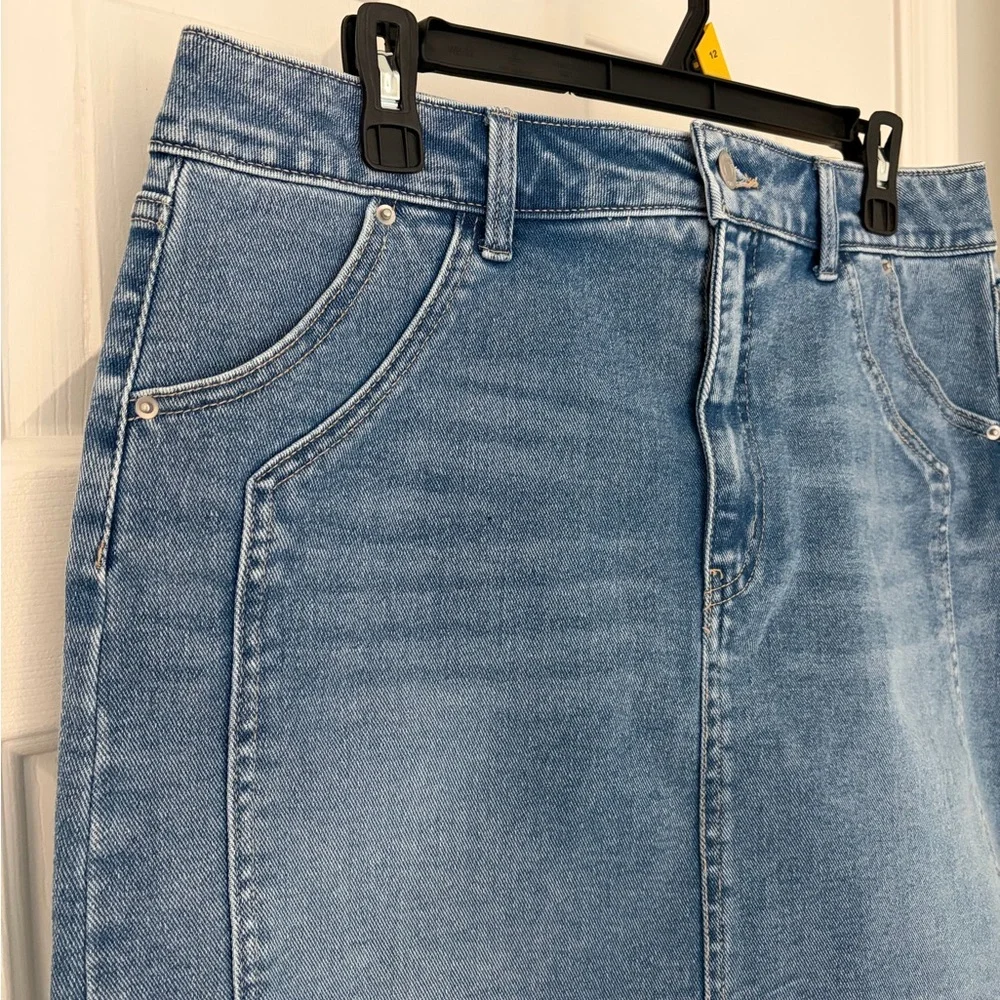 Classic Blue Denim Mini Skirt Size 12 - Picture 3 of 12